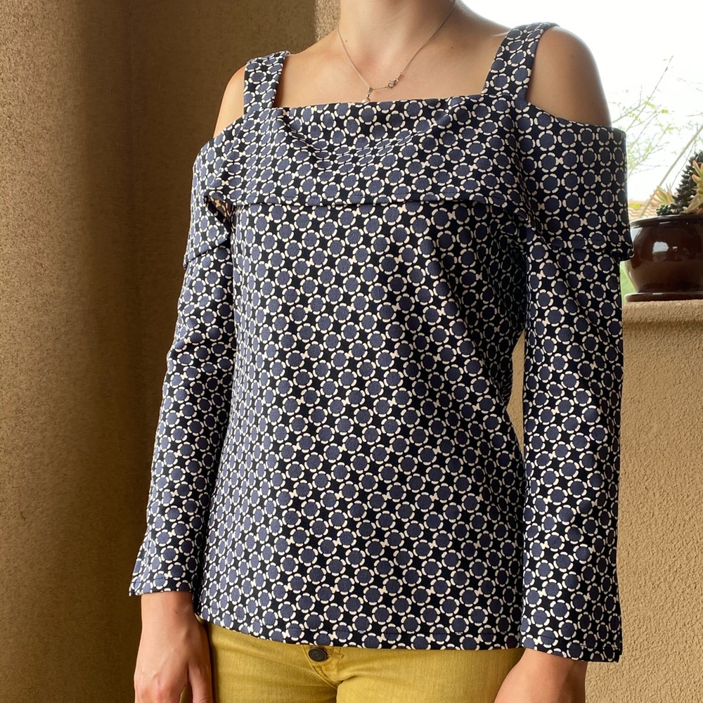 Ann Taylor 3/4 length cold shoulder blouse